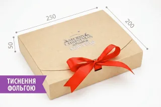 Коробка "Стильна" №М0039-о22. Крафт з новорічним тисненням