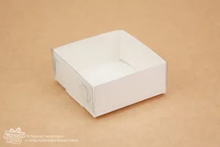Коробка 70*70*30 з пластиковою кришкою