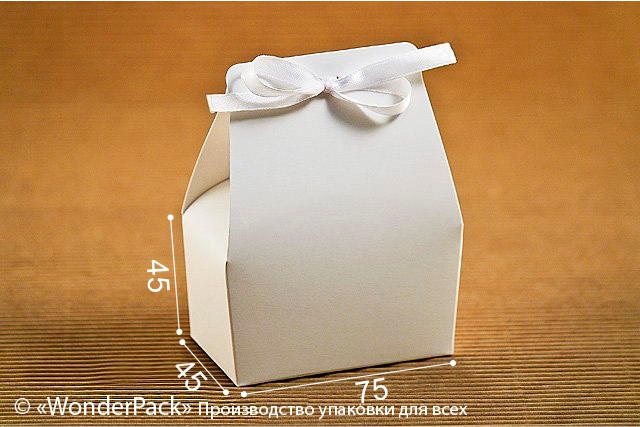 Коробка "Бонбоньєрка - принцеса" №М0020-о9. Біла