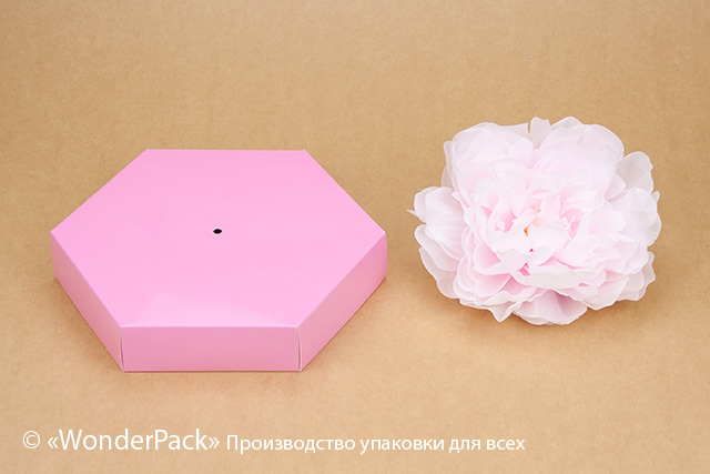 Коробка "Шестигранна" №М0066-о7. "Рожева з квіткою" - 4