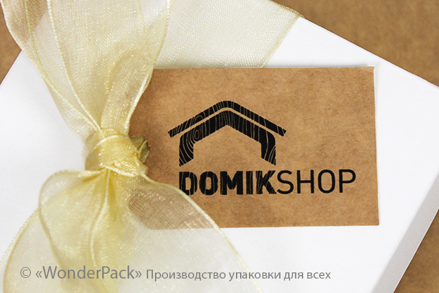 Зроблено на замовлення. Бирка з шовкотрафаретного печаткою логотипу замовника